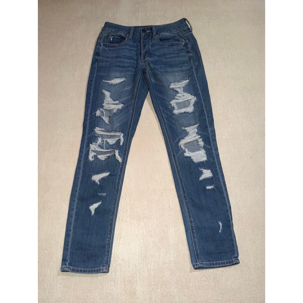 American Eagle women’s distressed tomgirl blue jeans - Picture 16 of 16